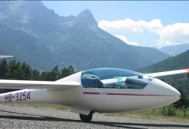 LS8-18 Cockpit